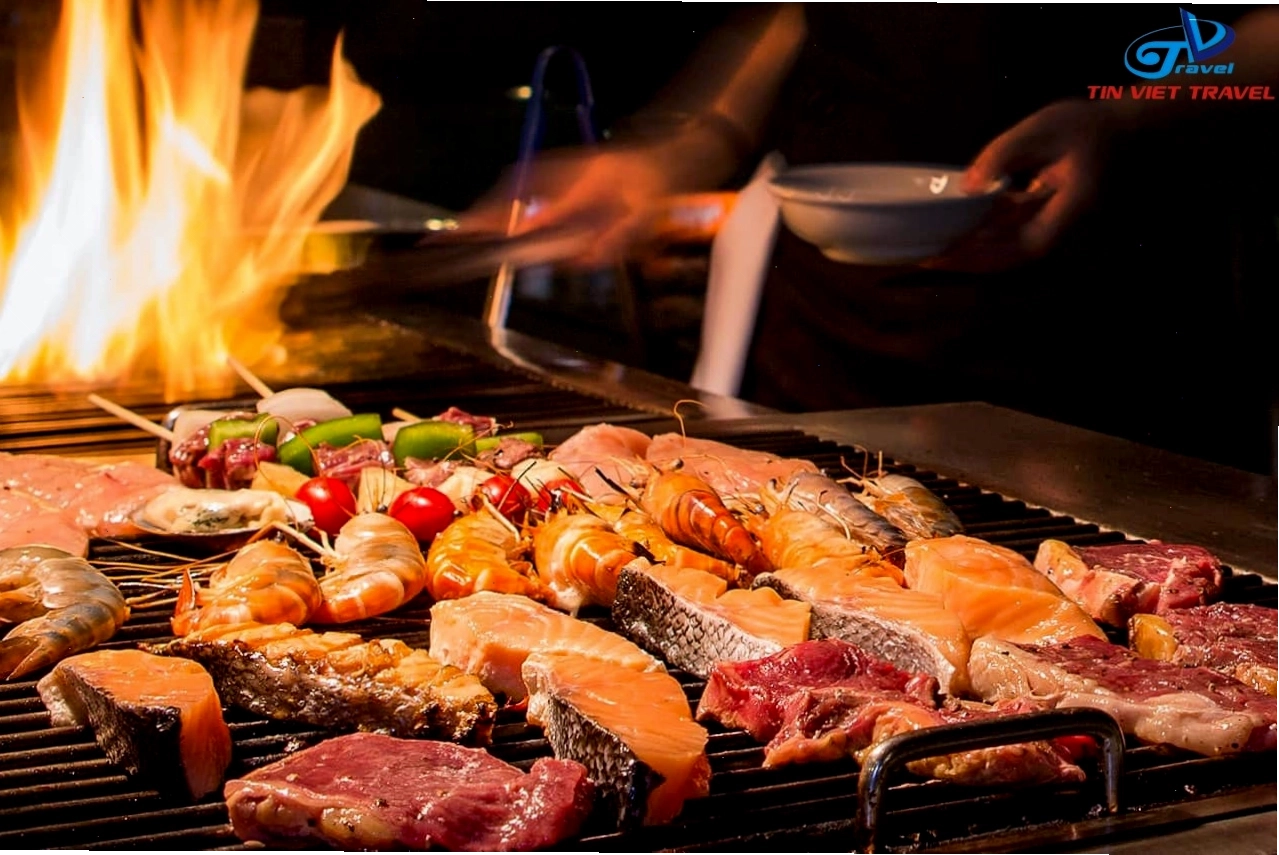 Tiệc BBQ hải sản trên bãi biển