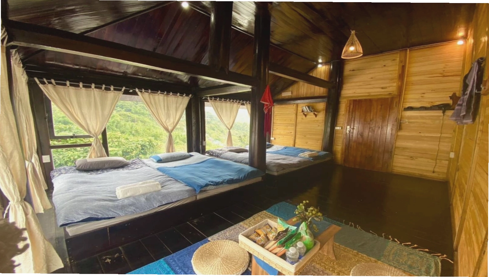Tiệc nướng BBQ ngoài trời tại Cam's House Tà Xùa