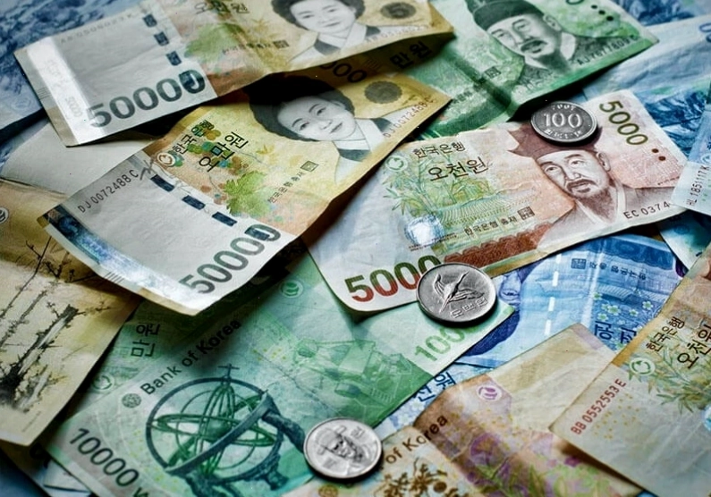 Tiền tệ Hàn Quốc (Won) và thẻ ATM Visa