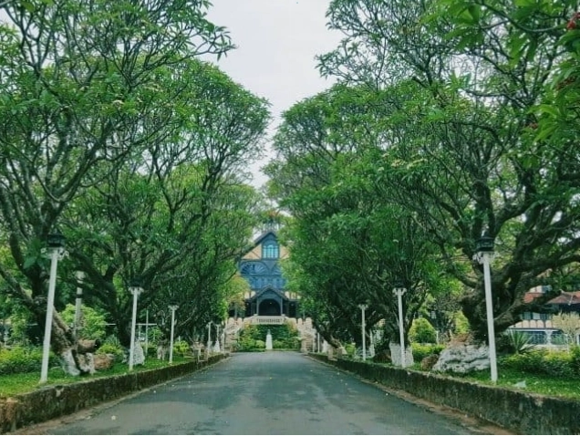 Tòa Giám Mục Kon Tum với kiến trúc độc đáo