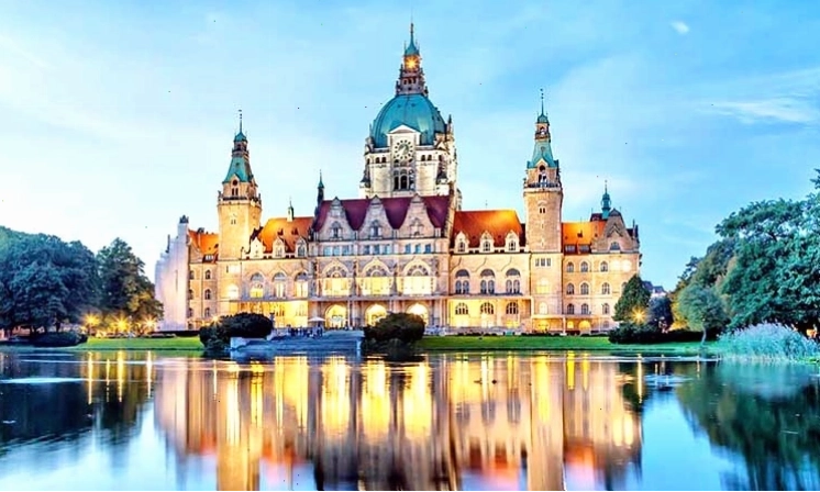 Tòa thị chính cũ Altes Rathaus tại quảng trường Markt, Leipzig