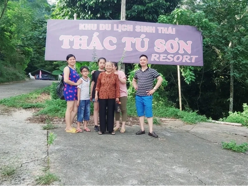 Toàn cảnh Cửu Thác Tú Sơn Kim Bôi Hòa Bình hùng vĩ