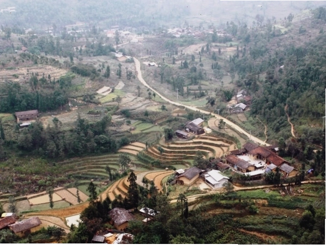 Toàn cảnh đèo Mã Pì Lèng nhìn từ trên cao