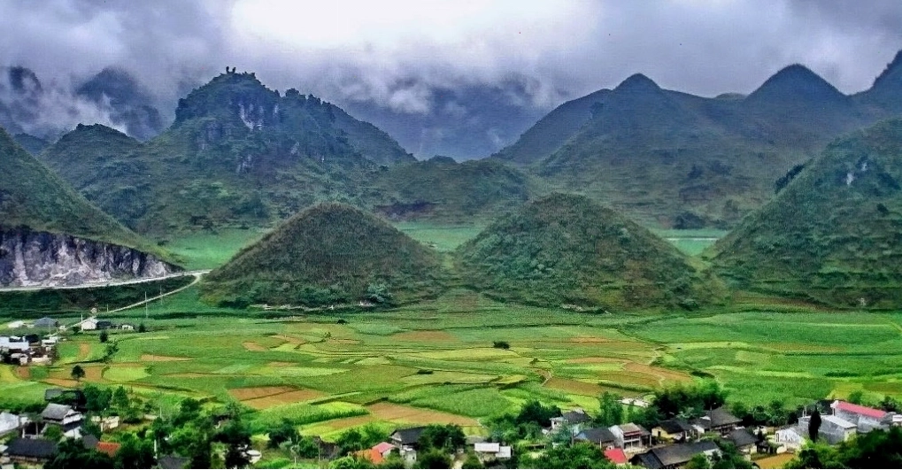 Toàn cảnh Huyện Yên Minh Hà Giang với núi non trùng điệp