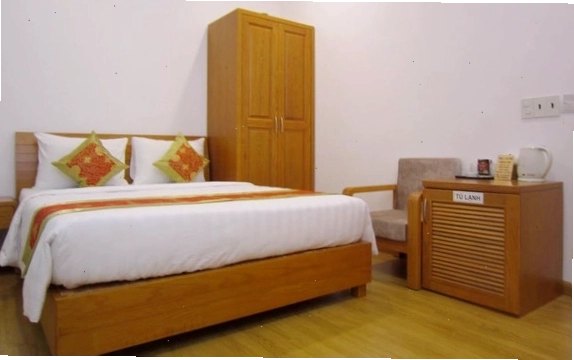 Toàn cảnh Khách sạn Cường Thanh 2 với kiến trúc hiện đại