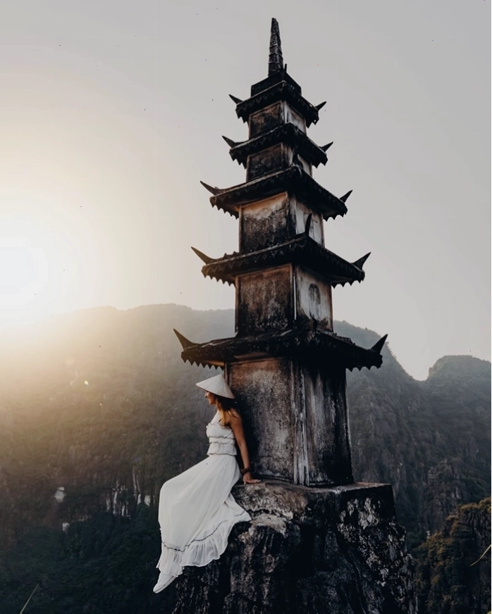 Toàn cảnh khu Tràng An nhìn từ đỉnh Hang Múa