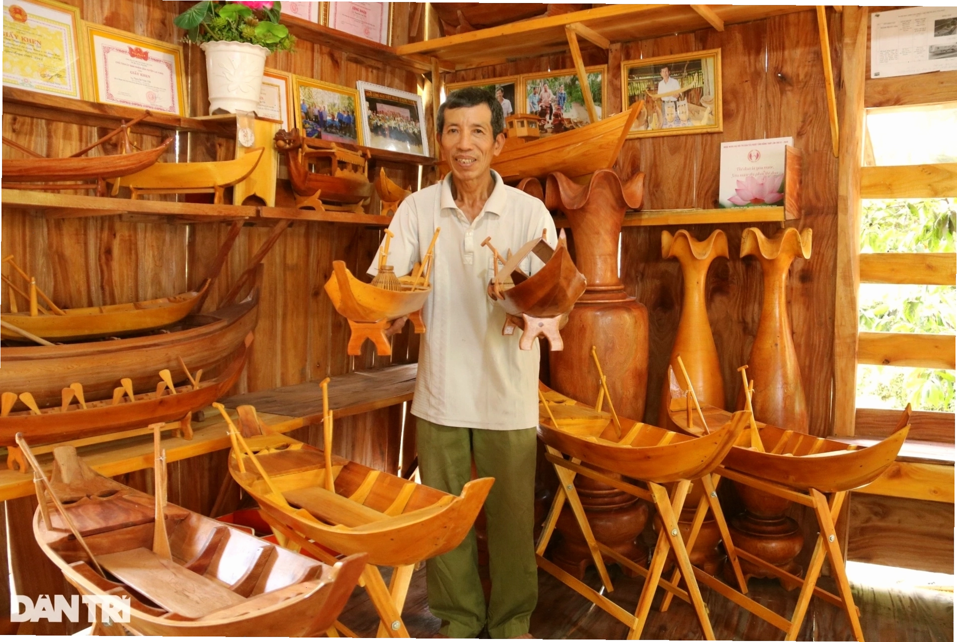 Toàn cảnh một làng nghề đóng ghe xuồng truyền thống