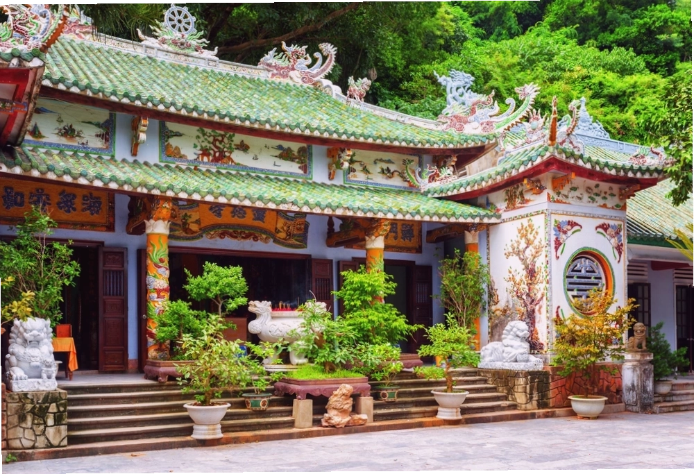 Toàn cảnh Ngũ Hành Sơn nhìn từ biển