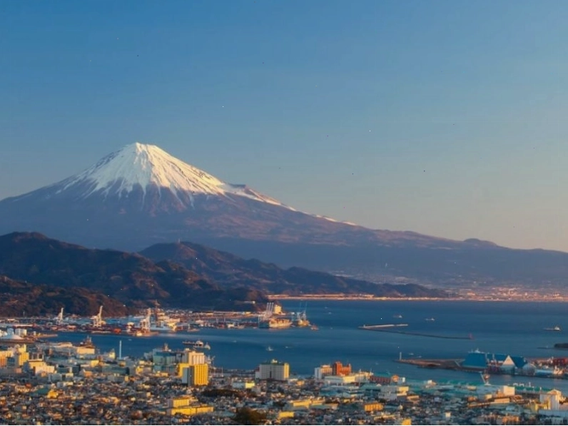 Toàn cảnh núi Phú Sĩ hùng vĩ nhìn từ tỉnh Shizuoka