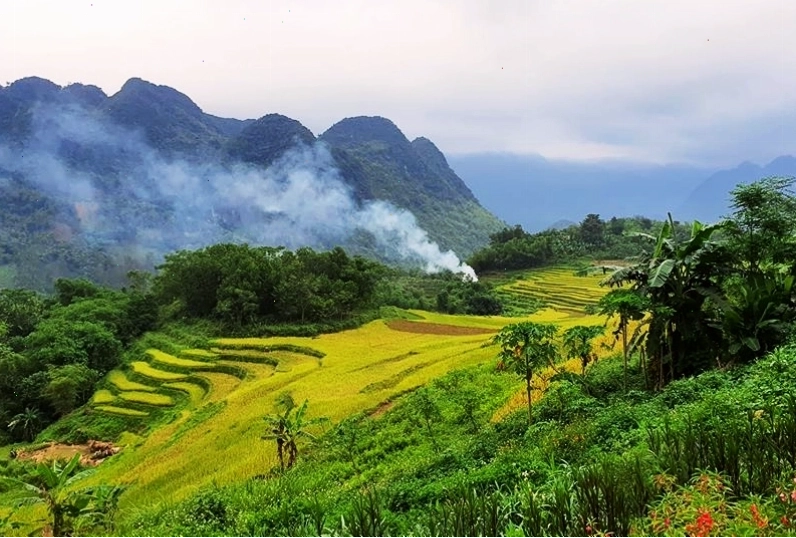 Toàn cảnh núi rừng hùng vĩ tại Hòa Bình