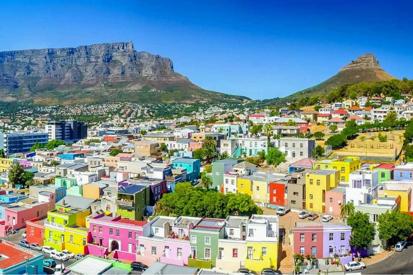 Toàn cảnh thành phố Cape Town nhìn từ Núi Bàn hùng vĩ