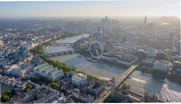 Toàn cảnh thành phố Luân Đôn với sông Thames