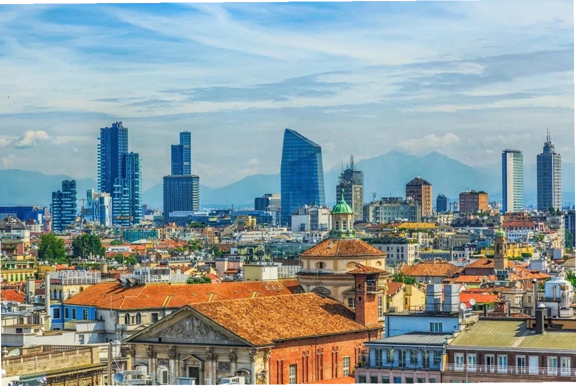 Toàn cảnh thành phố Milan sôi động về đêm