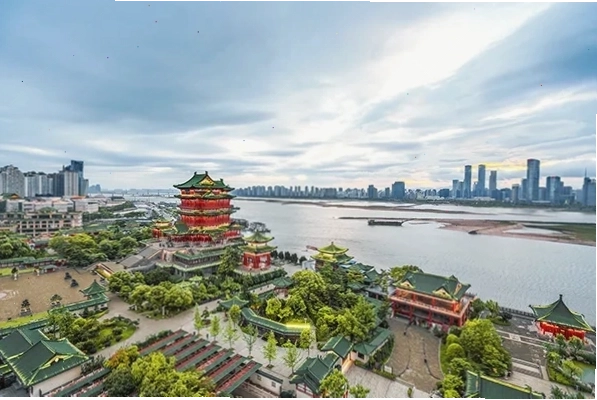 Toàn cảnh thành phố Nam Xương với sông nước và kiến trúc đặc trưng