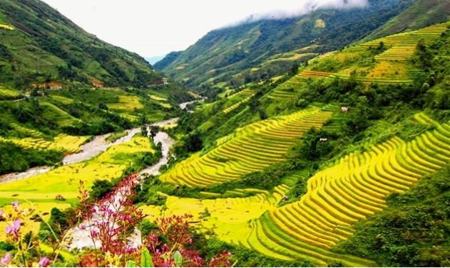 Toàn cảnh thung lũng Sủng Là thơ mộng nhìn từ trên cao