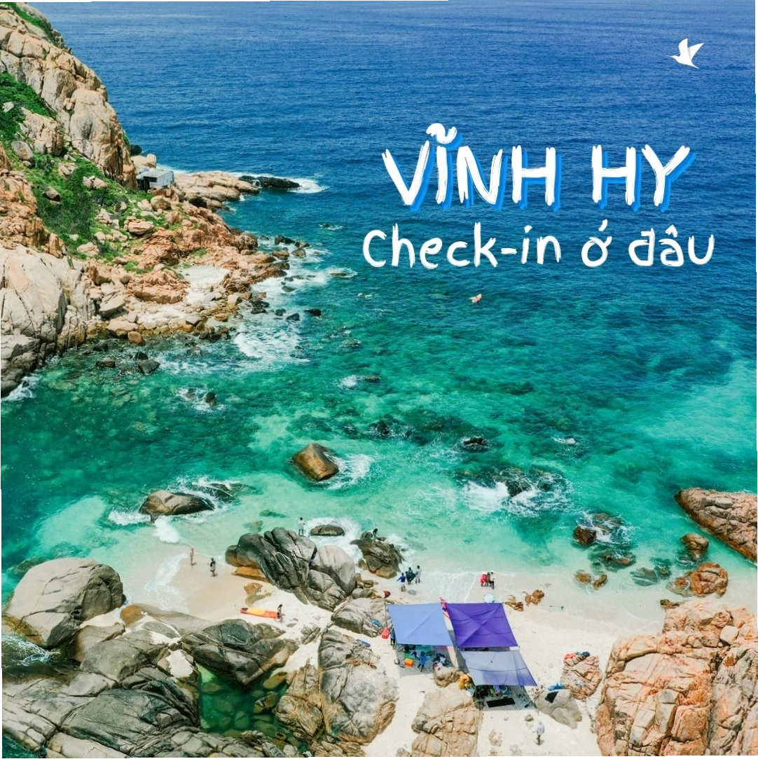 Toàn cảnh vịnh Vĩnh Hy nhìn từ trên cao