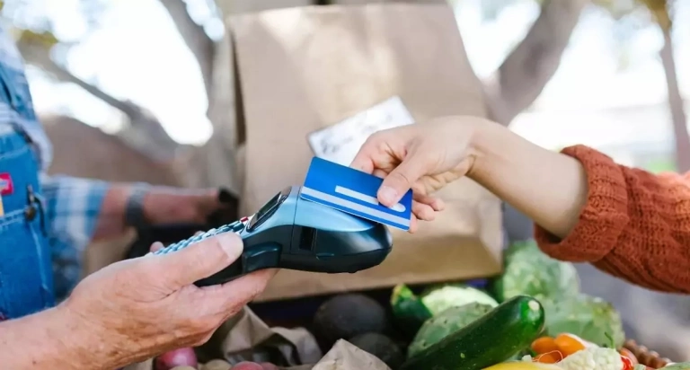 Toll Fee Là Gì? Phân Biệt Các Loại Phí Giao Thông và Dịch Vụ Quan Trọng