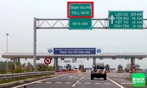 Toll Gate - Cổng thu phí với các cabin thu phí xếp hàng