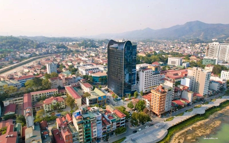 Tổng quan khách sạn Mường Thanh Luxury Cao Bằng nhìn từ bên ngoài