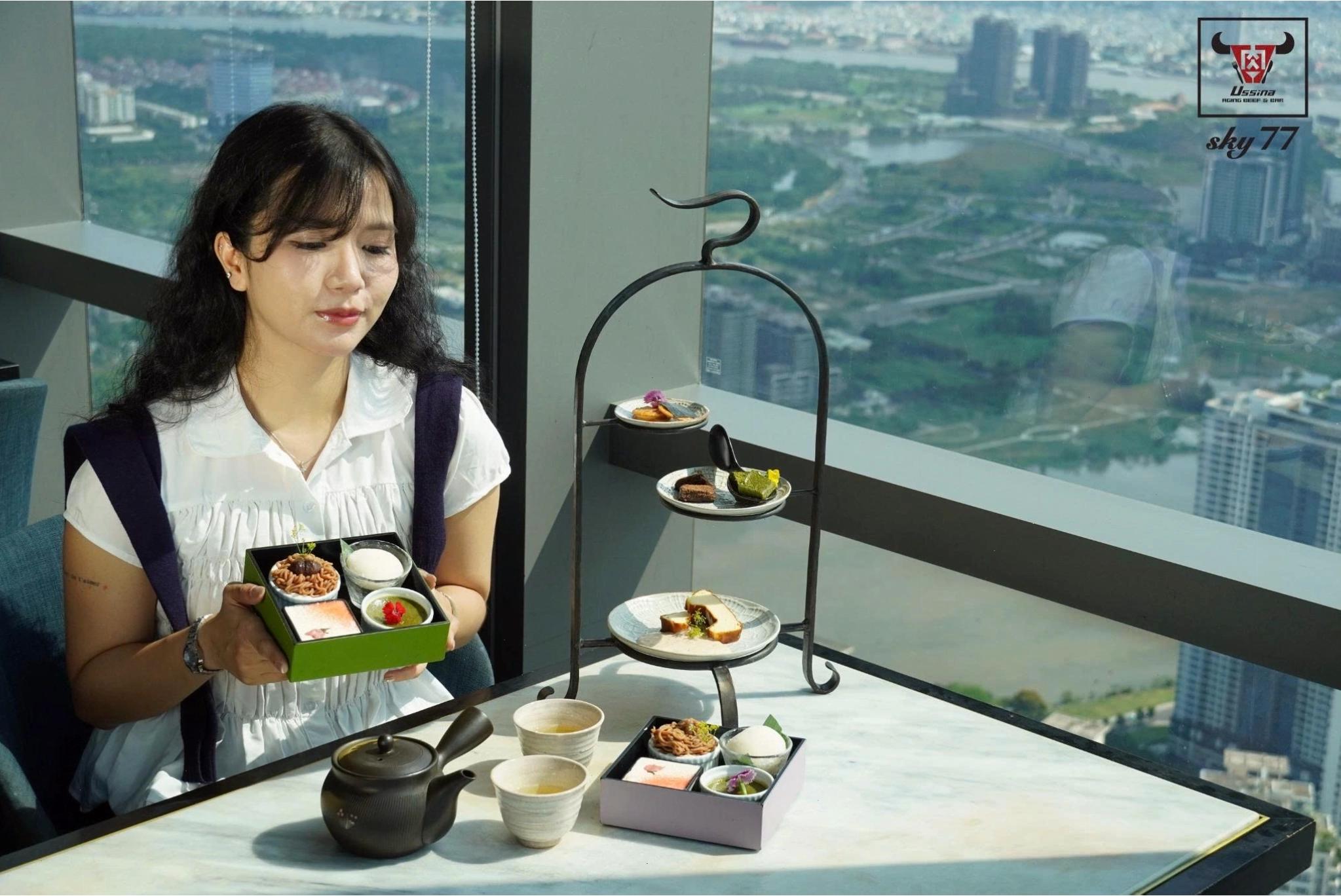 Trà chiều Landmark 81 không gian sang trọng