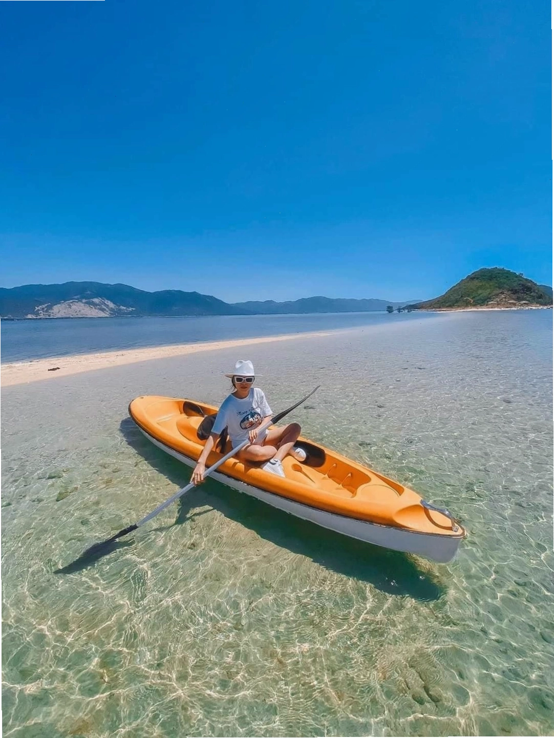 Trải nghiệm chèo thuyền Kayak khám phá Vịnh Vân Phong