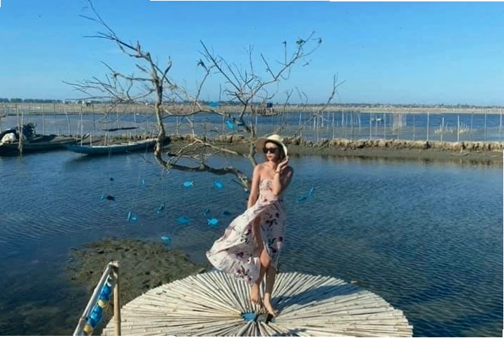 Trải nghiệm chèo thuyền tại Đầm Chuồn