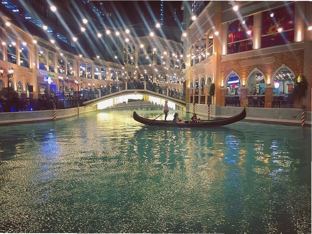 Trải nghiệm đi thuyền Gondola trên sông Venice ý