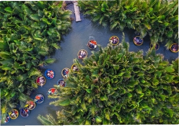 Trải nghiệm đi thuyền thúng tại Rừng dừa Bảy Mẫu Hội An