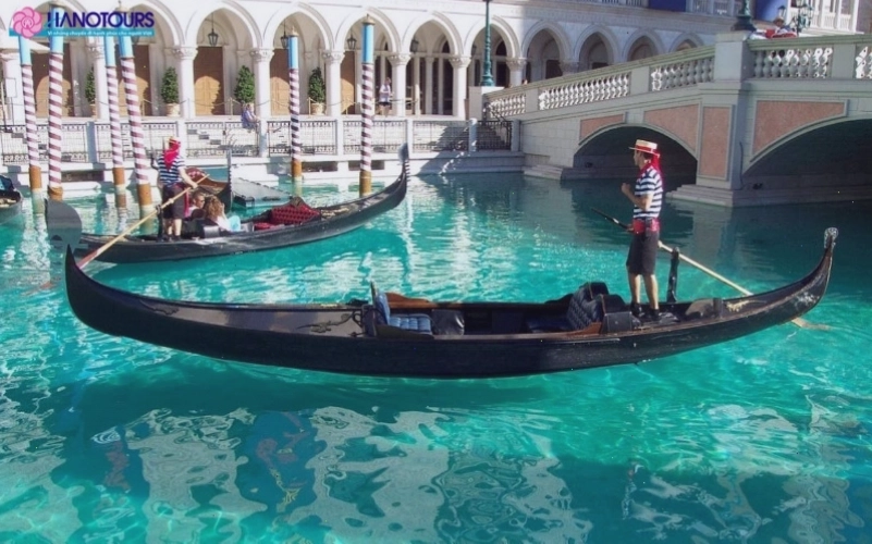 Trải nghiệm du ngoạn trên thuyền Gondola khám phá Venice