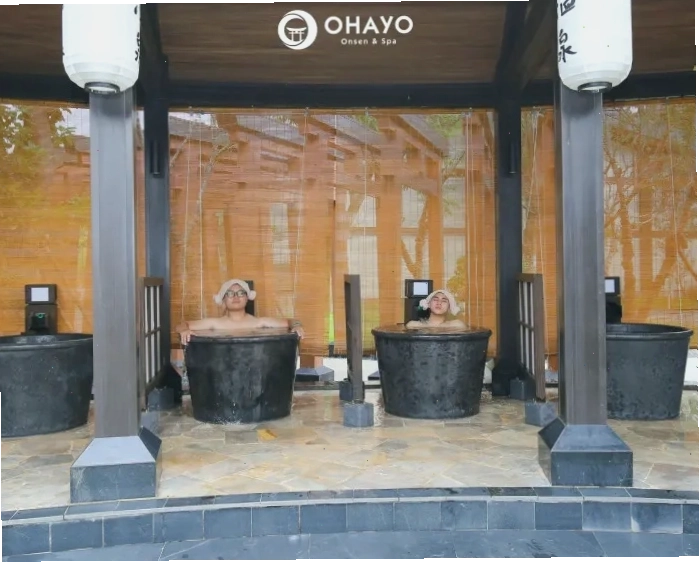 Trải nghiệm tắm khoáng nóng tại Ohayo Onsen Wyndham Thanh Thủy.
