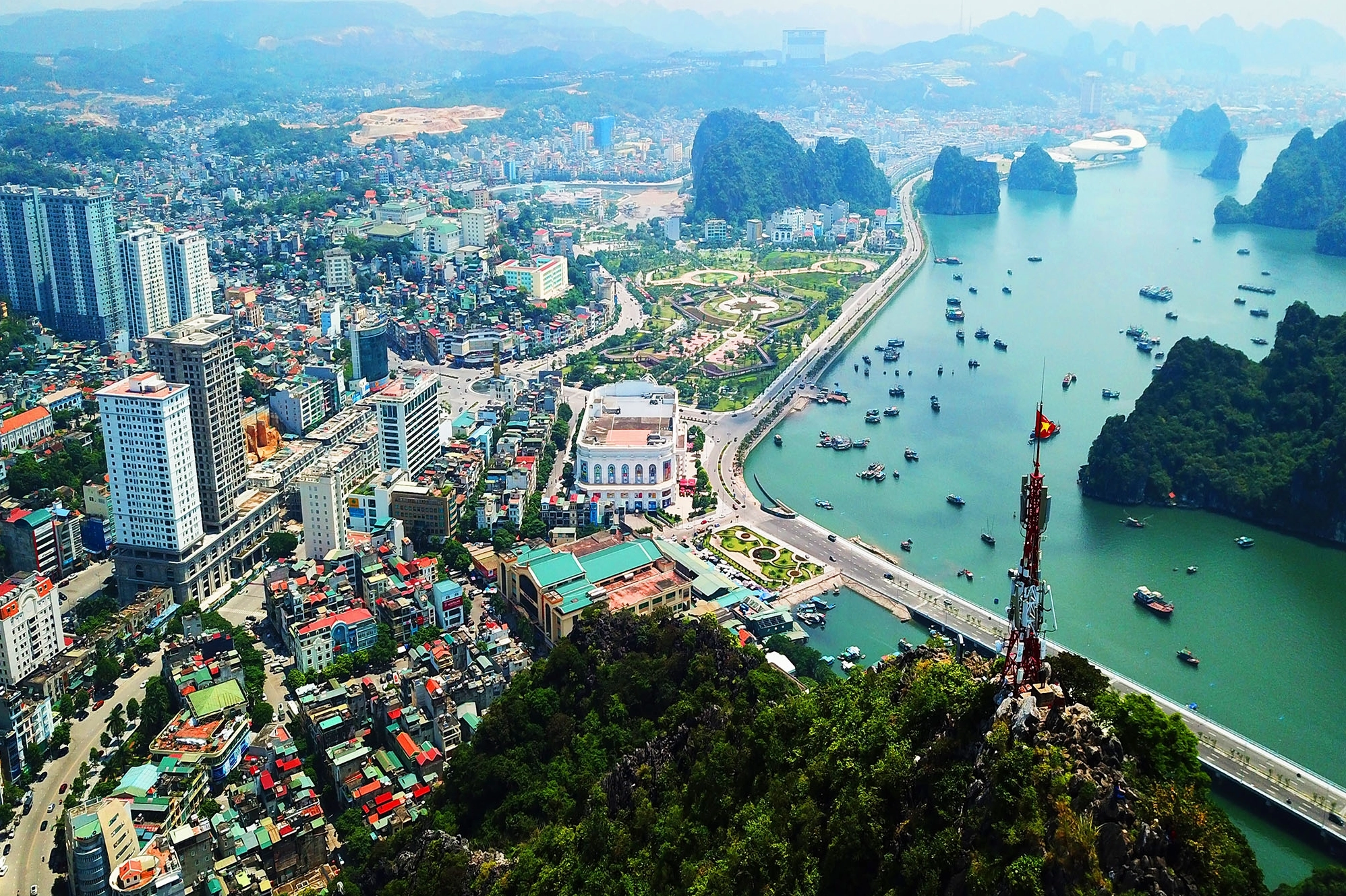 Trải nghiệm Tour du lịch Quảng Ninh 3 ngày 2 đêm: Vịnh Hạ Long - Lan Hạ trọn vẹn
