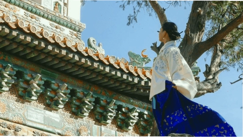Trang phục thoải mái khi tham quan Di Hòa Viên
