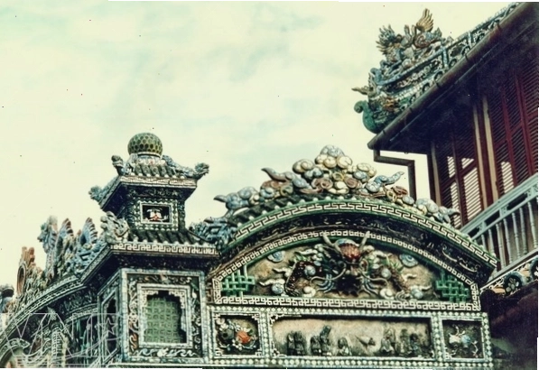 Trang trí nghệ thuật trên tường cung điện Huế