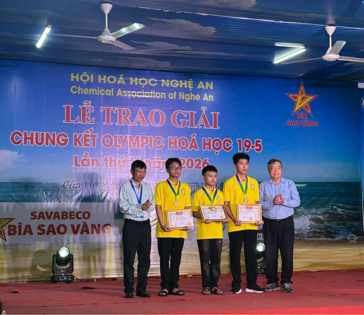 Trao giải thưởng Olympic Hóa học tại Nghệ An