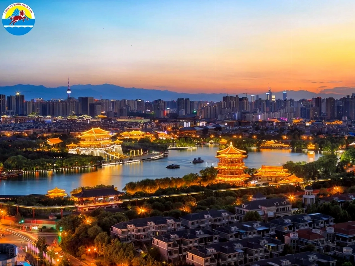 Trịnh Châu là thủ phủ của tỉnh Hà Nam, tọa lạc tại khu vực trung tâm của Trung Quốc