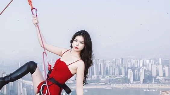 Trùng Khánh treo giới sân thượng 131 chụp ảnh du lịch mở khóa khoảnh khắc ngầu lòi trên mây cao hơn 300m
