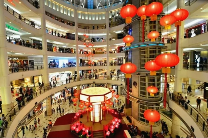 Trung tâm thương mại Suria KLCC bên dưới Tháp Đôi Petronas