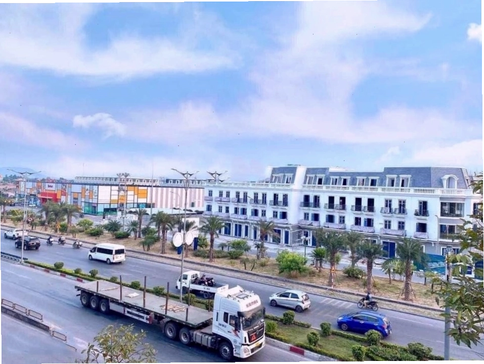 Trung tâm thương mại Vincom Uông Bí sầm uất, nơi mua sắm và giải trí