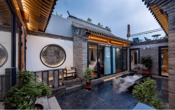 Tứ hợp viện với tường cao bảo vệ sự riêng tư