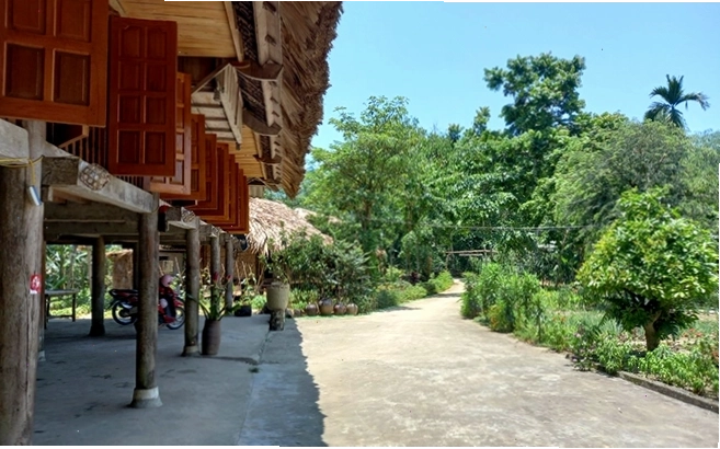 Tượng Mẫu Thượng Ngàn uy nghiêm tại Đền Đông Cuông