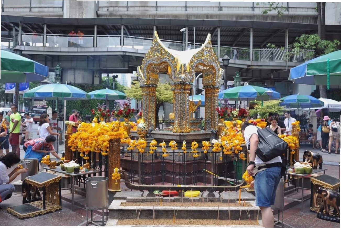 Tượng Phật Bốn Mặt Bangkok - San Phra Phrom