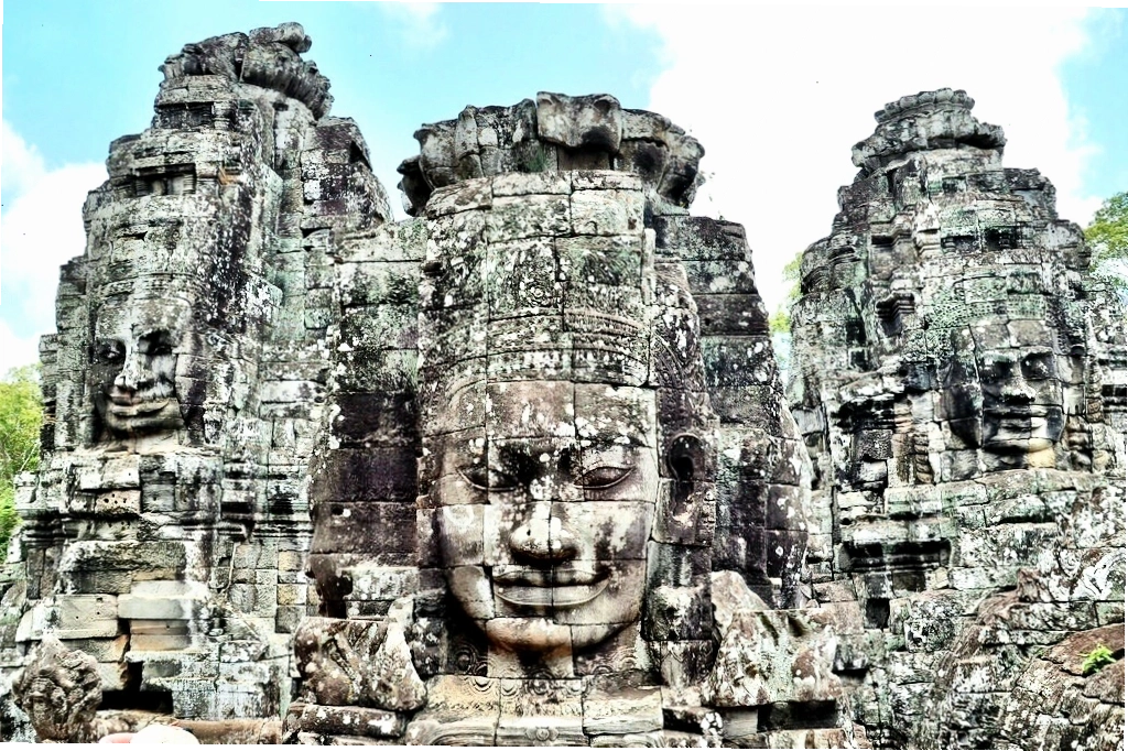 Tượng thần bí ẩn trong Đền Bayon, thuộc quần thể Angkor Thom