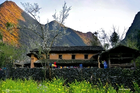 Tuyến Quốc lộ 2 là lựa chọn phổ biến cho hành trình du lịch Hà Giang bằng ô tô tự lái