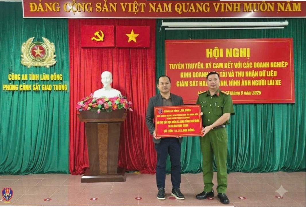 Tuyên truyền an toàn giao thông tại Lâm Đồng