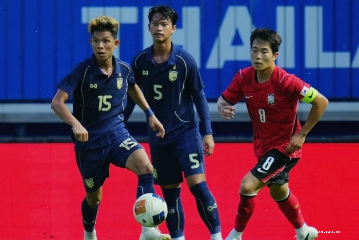 U23 Thái Lan chơi ngang ngửa và dẫn trước U23 Hàn Quốc trong hiệp 1