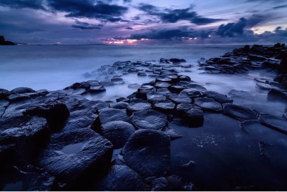 Vách đá Moher hùng vĩ nhìn ra Đại Tây Dương