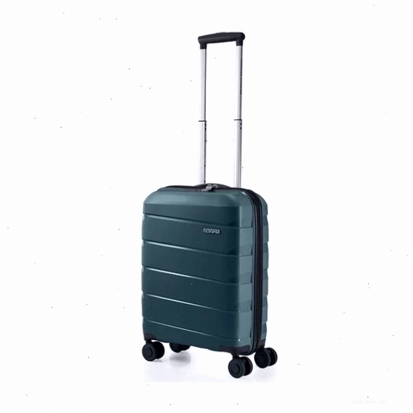 Vali bự được trưng bày đẹp mắt