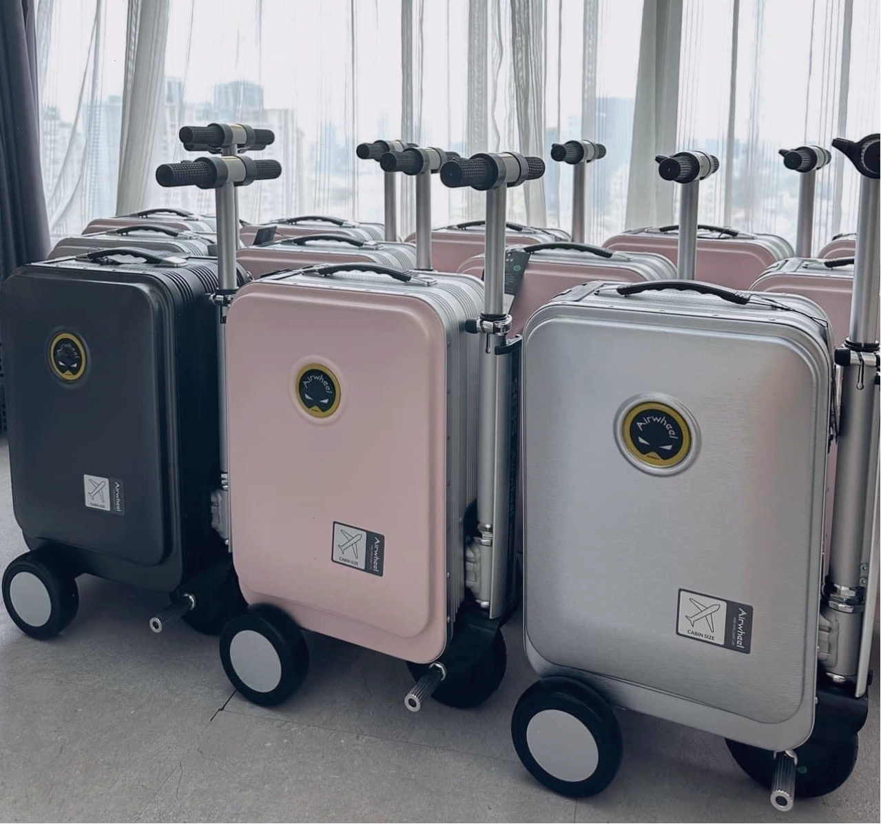 Vali điện Airwheel SE3 với cổng sạc USB tiện lợi