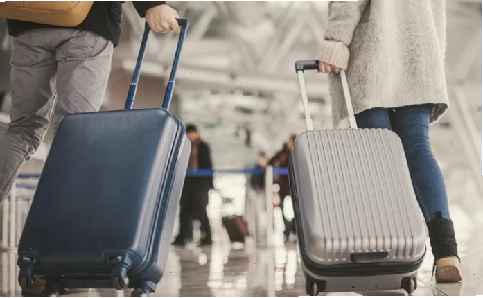 Vali du lịch cỡ trung phù hợp cho các chuyến đi dài ngày hơn