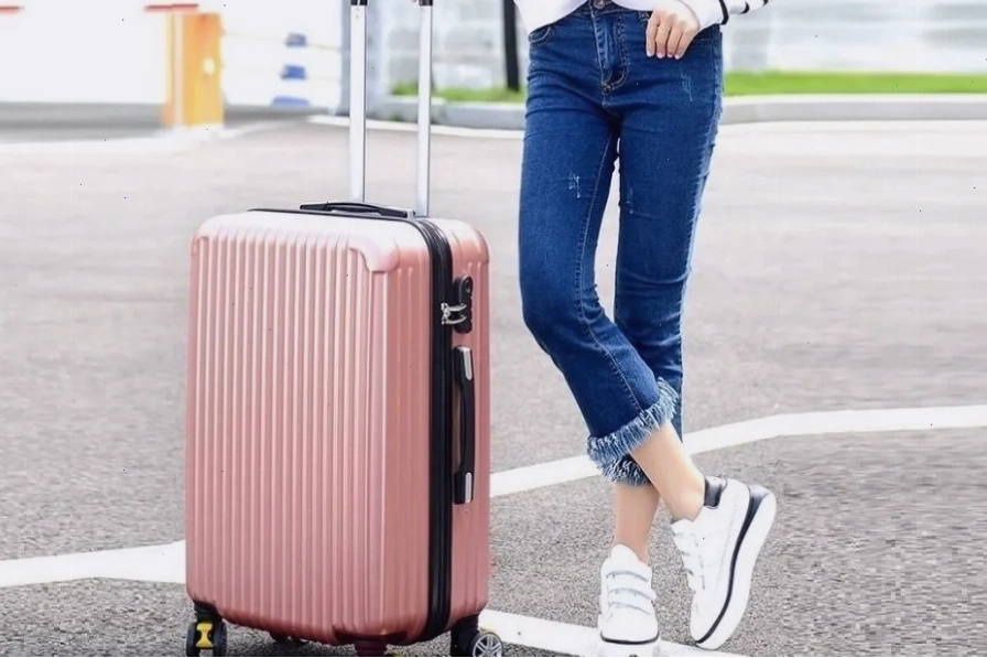 Vali size 40 inch cho mục đích vận chuyển